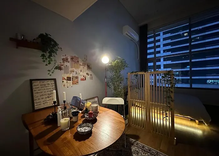 Cozy Duplex 10 Sec From Hongik Stn 아파트