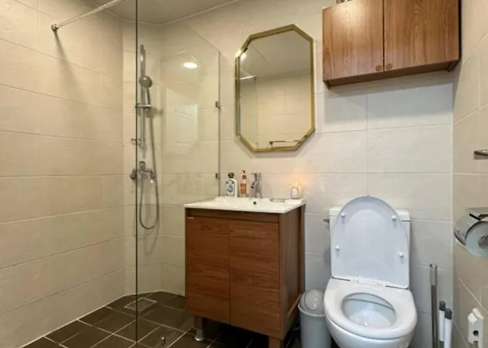 Cozy Duplex 10 Sec From Hongik Stn *