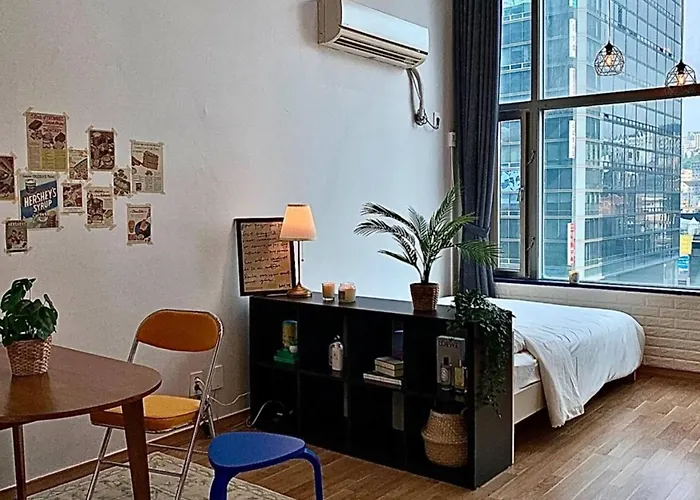 Cozy Duplex 10 Sec From Hongik Stn 아파트 서울특별시