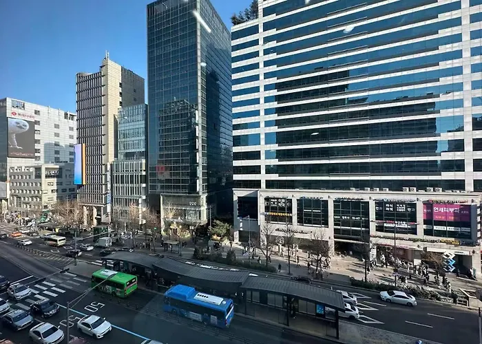 Cozy Duplex 10 Sec From Hongik Stn 아파트